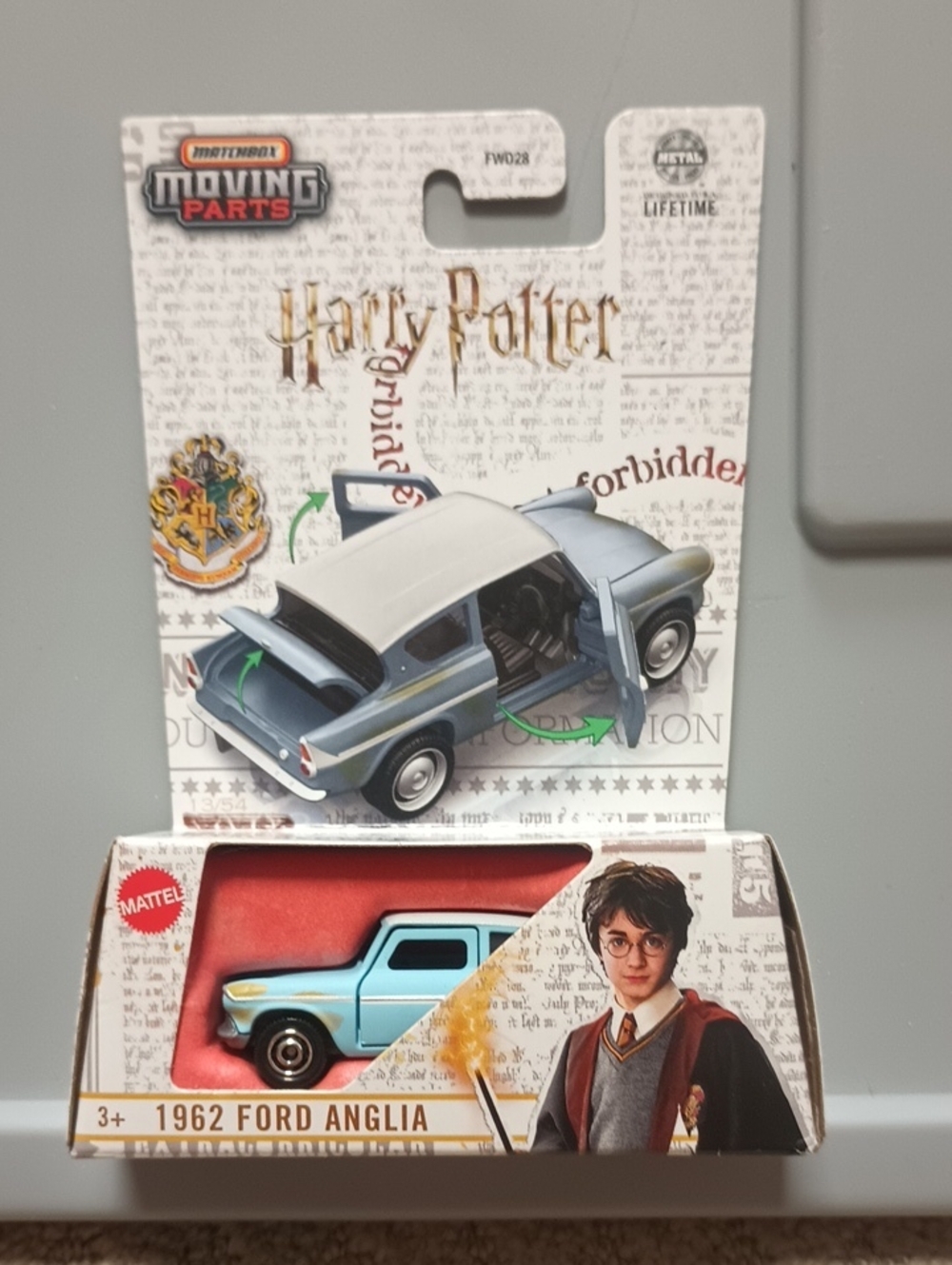 Mattel Harry Potter 1962 Ford Anglia Toy Car - Light Blue & White